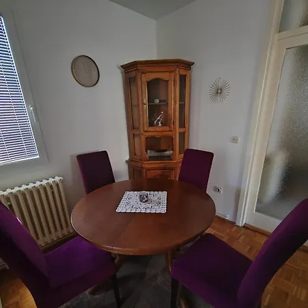 Daisy&violet Apartment